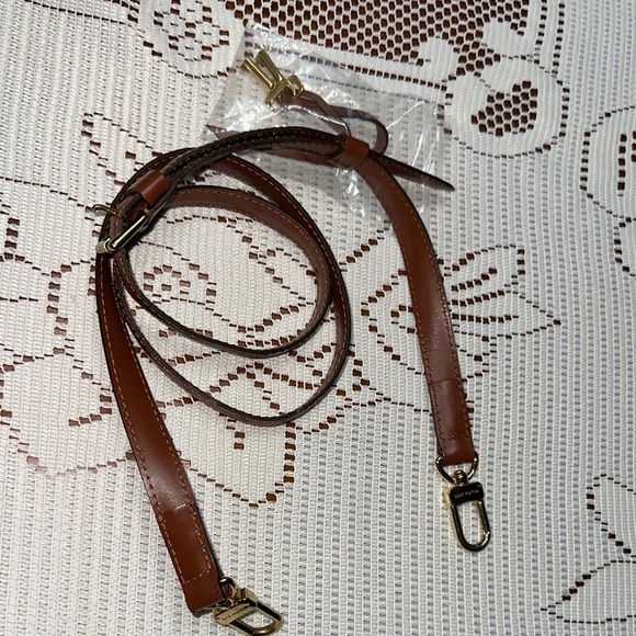 Louis Vuitton Monogram Crossbody Bag - Picture 12 of 12